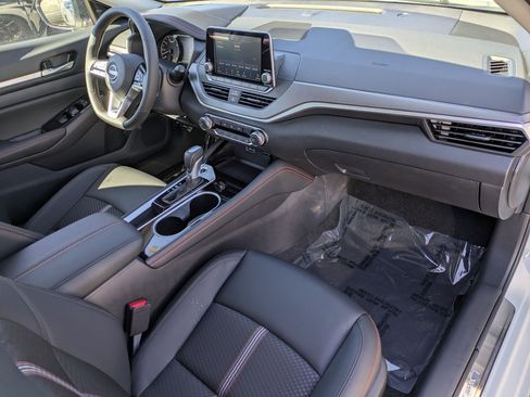 New 2025 Nissan Altima 2.5 SR image 33