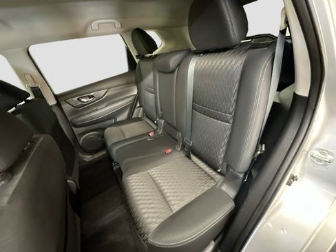Used 2018 Nissan Rogue SV w/ Premium Package AWD/4WD image 29