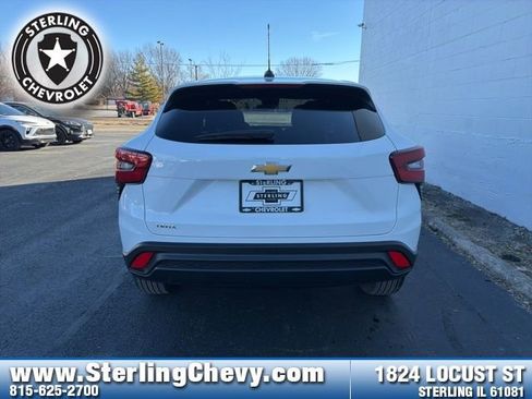 Used 2024 Chevrolet Trax LS image 4