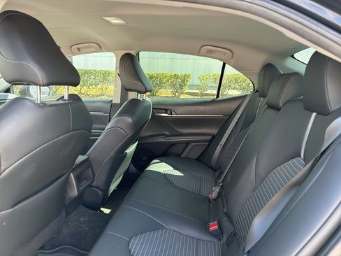Used 2023 Toyota Camry SE image 10