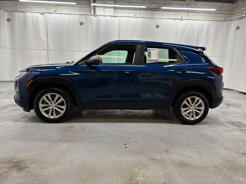 Used 2021 Chevrolet TrailBlazer LS image 2