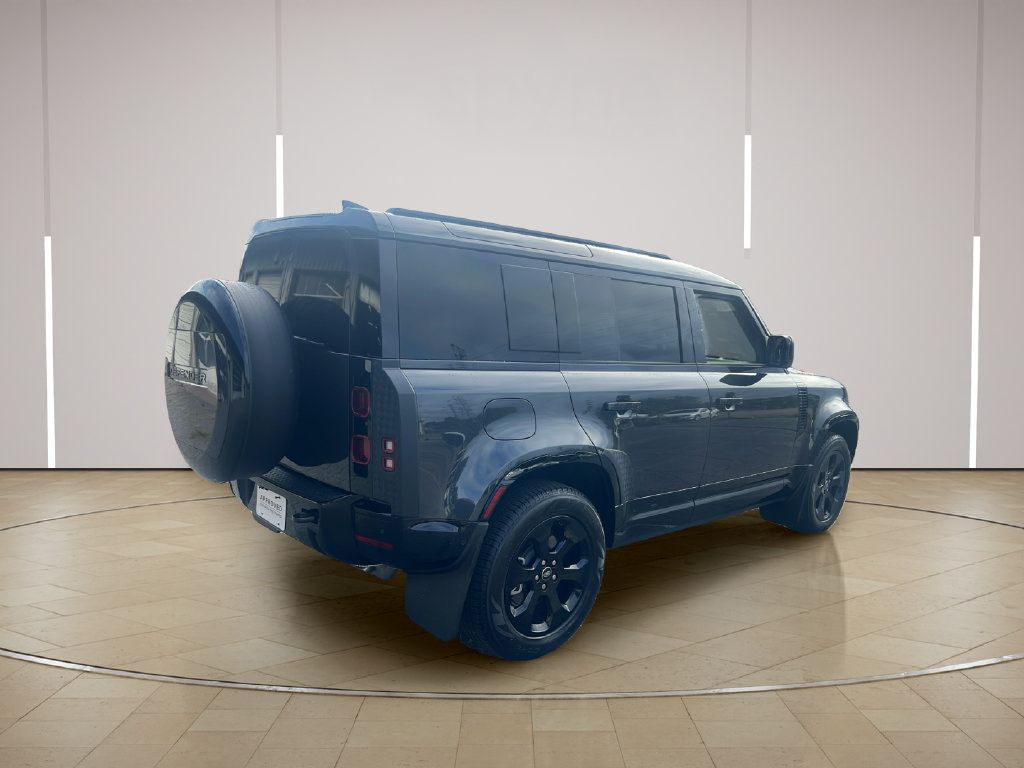 Used 2025 Land Rover Defender 110 X-Dynamic SE AWD/4WD image 7