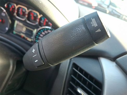 Certified 2018 GMC Yukon XL SLT image 14