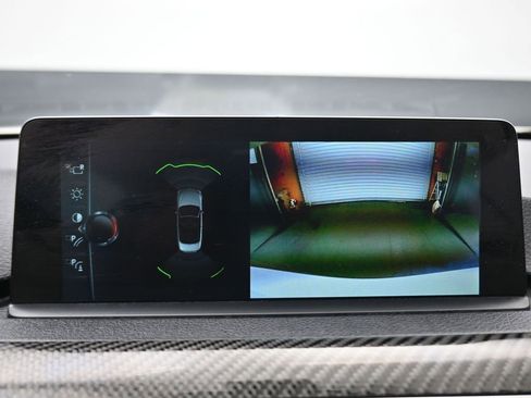 Used 2017 BMW M4 Convertible image 19