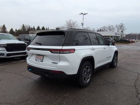 Used 2023 Jeep Grand Cherokee Trailhawk w/ Advanced Protech Group II AWD/4WD image 3