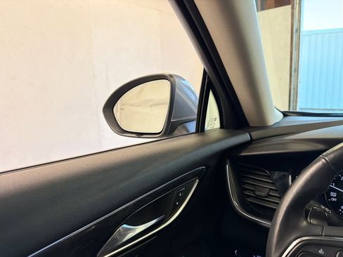 Used 2023 Buick Envision Essence image 44