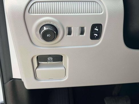 Used 2024 Jeep Wagoneer Series II w/ Flexible Seating Group RWD image 31
