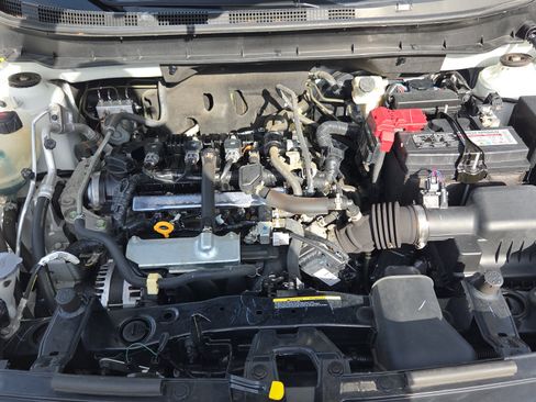 Used 2024 Nissan Kicks SR FWD image 17