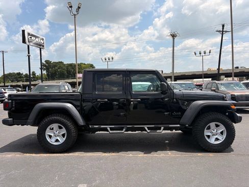 Used 2020 Jeep Gladiator Sport w/ Quick Order Package 24S AWD/4WD image 9
