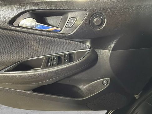 Used 2017 Chevrolet Cruze LT w/ Convenience Package FWD image 22