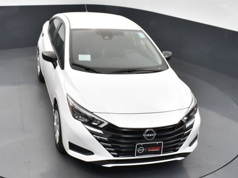 Used 2025 Nissan Versa S w/ Lighting Package image 40