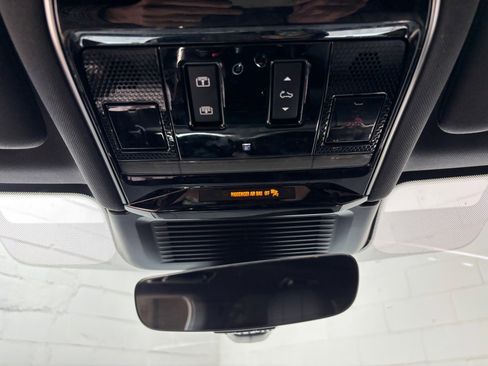 Used 2023 Land Rover Range Rover Sport SE AWD/4WD image 12
