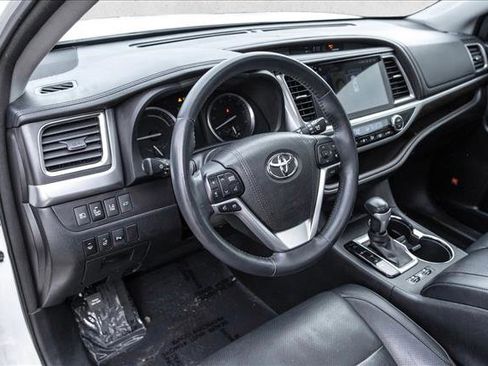 Used 2016 Toyota Highlander Limited Platinum image 10