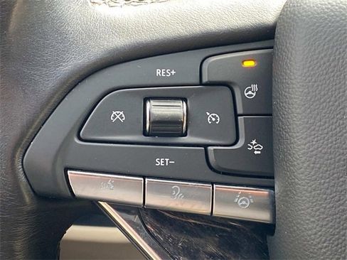 Used 2023 Cadillac Escalade Premium Luxury w/ Performance Package image 22