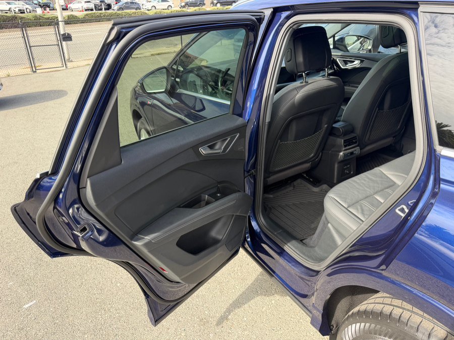 Used 2023 Audi Q4 e-tron Premium Plus AWD/4WD image 41