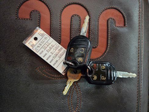 Used 2016 Ford F250 King Ranch w/ FX4 Off-Road Package image 47