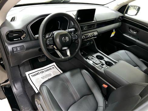 New 2025 Honda Pilot Touring image 15