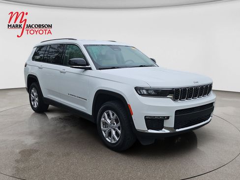 Used 2022 Jeep Grand Cherokee L Limited w/ Luxury Tech Group II AWD/4WD image 3
