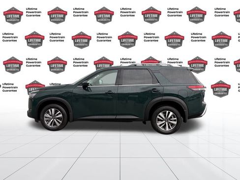 Certified 2025 Nissan Pathfinder SL image 2