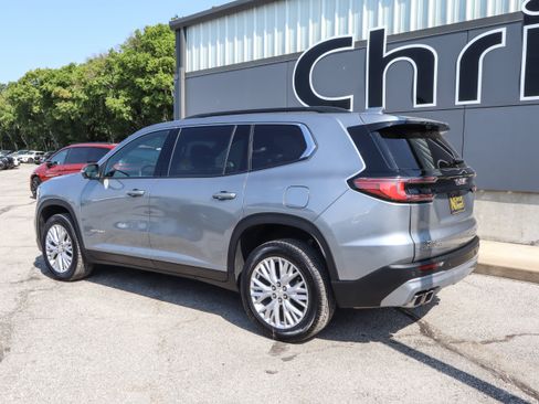 Used 2026 GMC Acadia Elevation w/ Elevation Premium Package FWD image 12