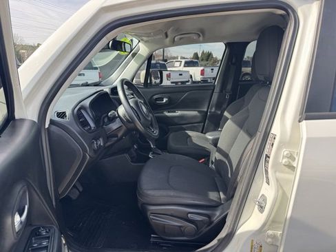 Used 2018 Jeep Renegade Altitude image 17