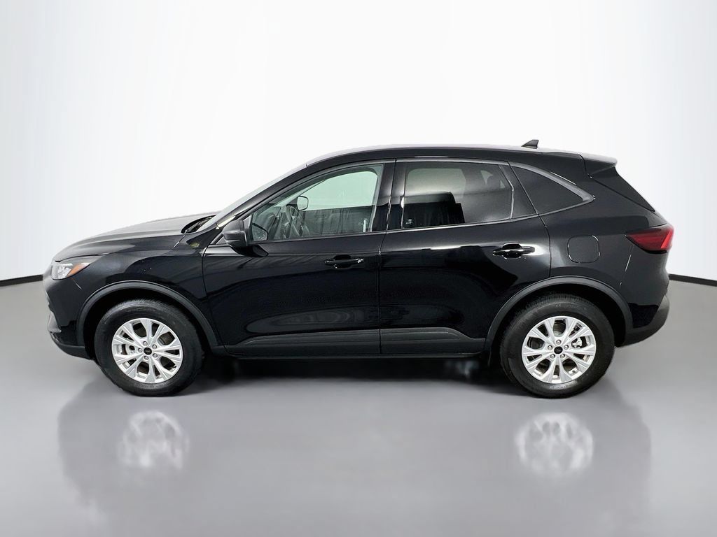 Used 2025 Ford Escape Active AWD/4WD image 4