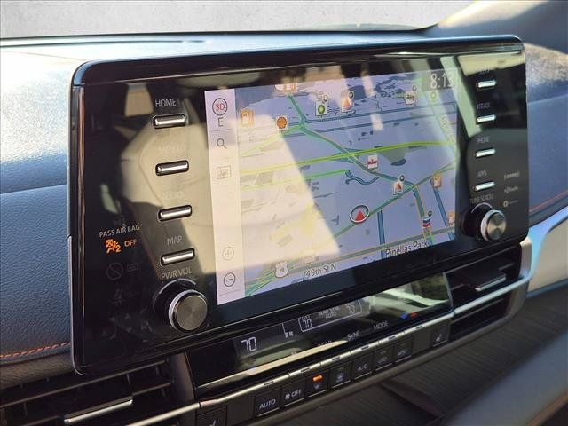 Used 2022 Toyota Sienna XSE FWD image 12