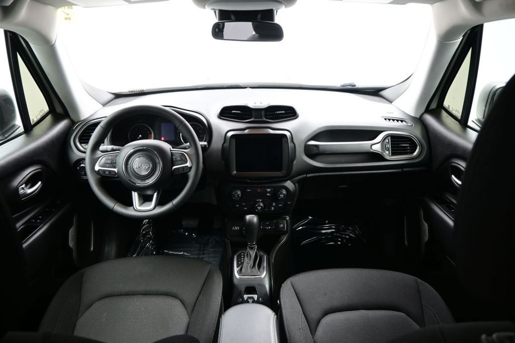 Used 2023 Jeep Renegade Latitude AWD/4WD image 23
