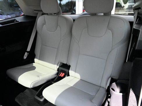 Used 2023 Volvo XC90 B6 Plus AWD/4WD image 33