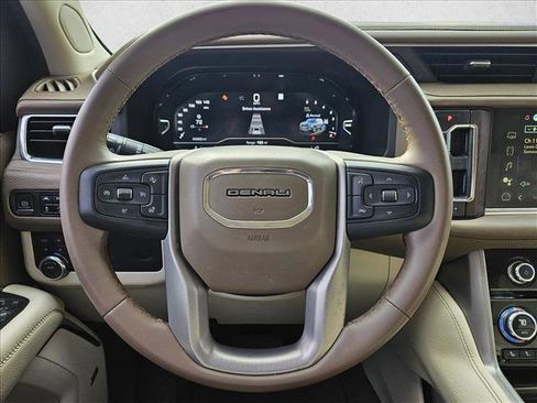 Used 2023 GMC Yukon Denali image 10