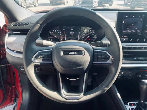 Used 2023 Jeep Compass Latitude AWD/4WD image 18