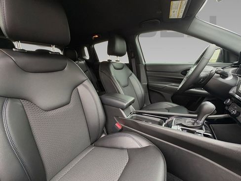 New 2026 Jeep Compass Latitude image 9