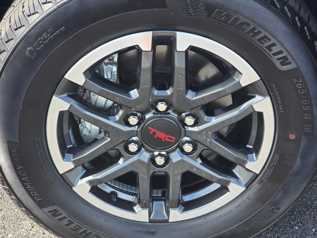 Certified 2025 Toyota Tacoma TRD Sport AWD/4WD image 9