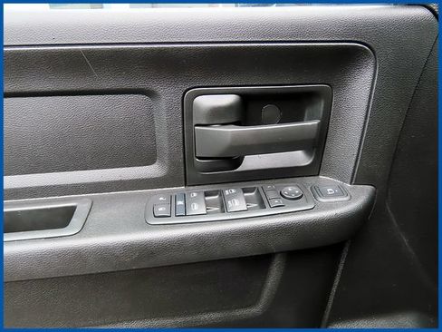 Used 2024 RAM 2500 Tradesman w/ Chrome Appearance Group AWD/4WD image 12