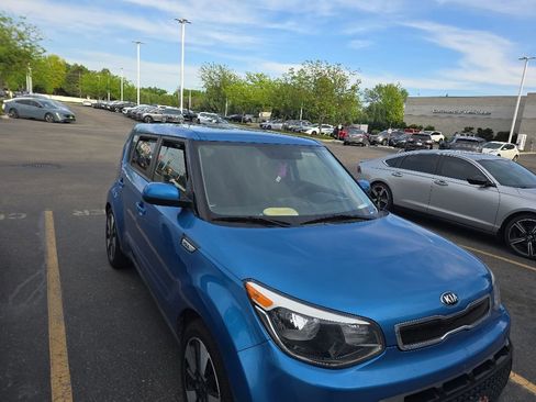 Used 2016 Kia Soul + w/ Designer's Package FWD image 6