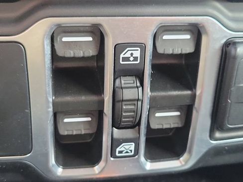 Used 2023 Jeep Gladiator Sport AWD/4WD image 26