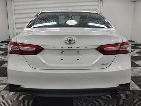 Used 2019 Toyota Camry XLE FWD image 5