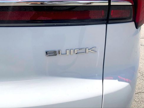 Used 2025 Buick Enclave Preferred FWD image 8