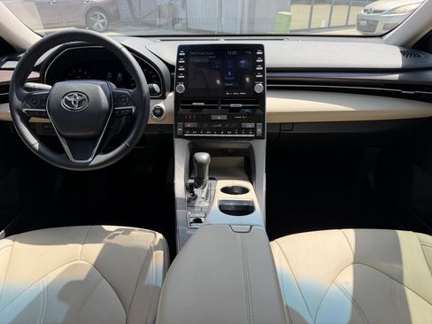 Used 2021 Toyota Avalon XLE FWD image 25