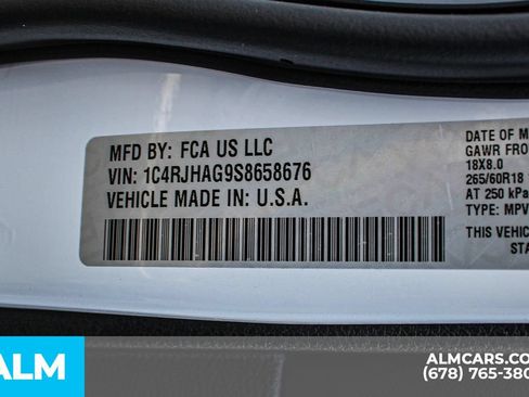 Used 2025 Jeep Grand Cherokee Altitude AWD/4WD image 41