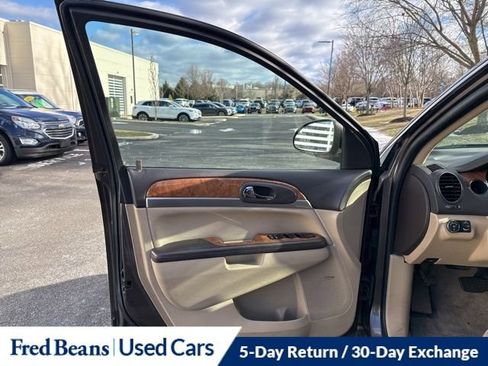 Used 2011 Buick Enclave CX image 9