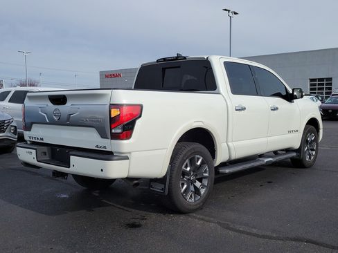 Certified 2024 Nissan Titan Platinum Reserve w/ Moonroof Package image 4