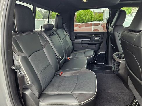 New 2026 RAM 2500 Laramie AWD/4WD image 15