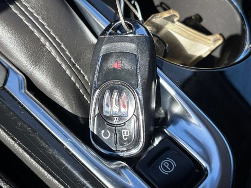 Used 2025 Buick Encore GX Preferred FWD image 25
