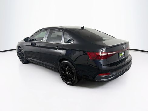 Used 2025 Volkswagen Jetta SE FWD image 5