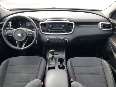 Used 2017 Kia Sorento LX image 30