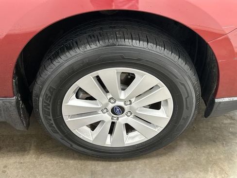 Used 2017 Subaru Outback 2.5i Premium image 5