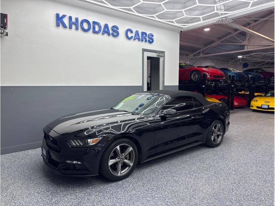 Used 2016 Ford Mustang Convertible w/ Equipment Group 051A RWD image 2