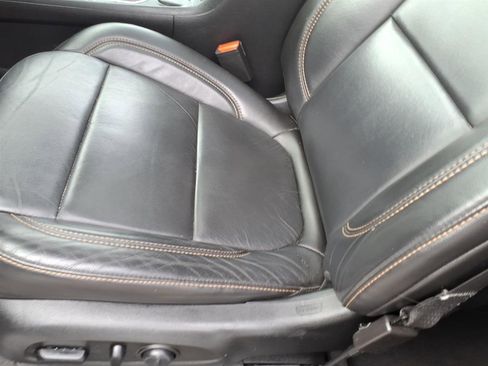 Used 2020 Chevrolet Traverse LT w/ LT Premium Package image 6