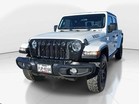 Used 2023 Jeep Gladiator Willys image 10